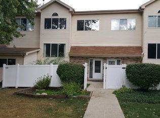 332 Park Ridge Ln UNIT E, Aurora, IL 60504