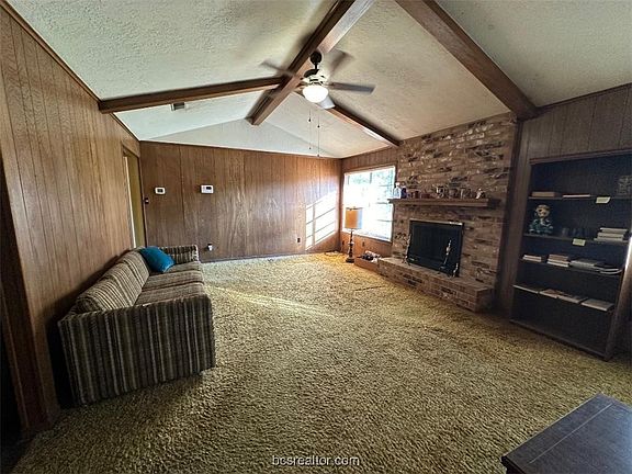 5th image of 1818 Medina Dr