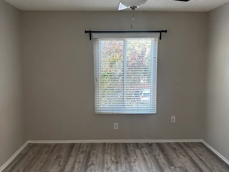 5512 Armitos Ave #34 — Photo 12
