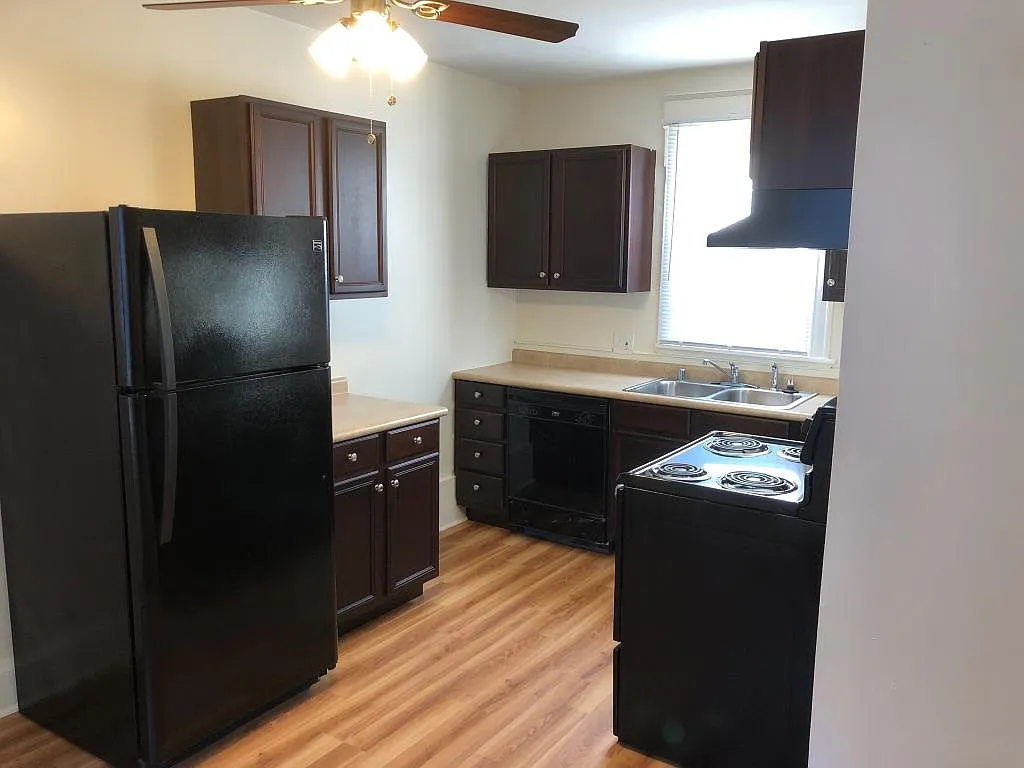 1 bed, $1,050 — Photo 2