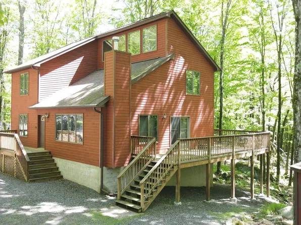 726 Wildwood Ter, Lake Ariel, PA 18436