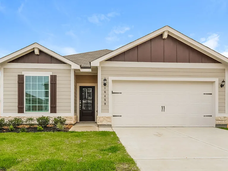 16459 Honeysuckle Hill Dr — Photo 1