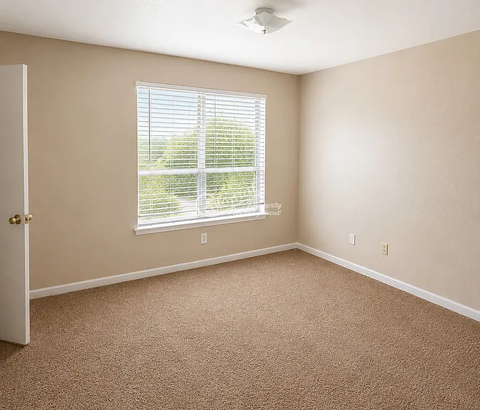1305 Monroe Loop #A — Photo 4