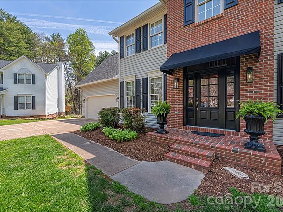 2nd image of 42 Cranberry Bog Ct