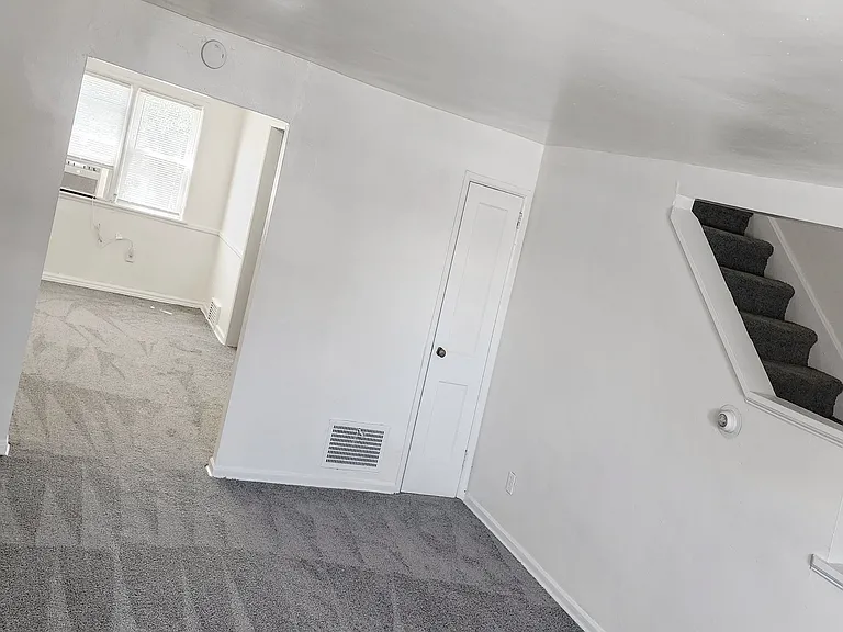 2601 N Heald St — Photo 11