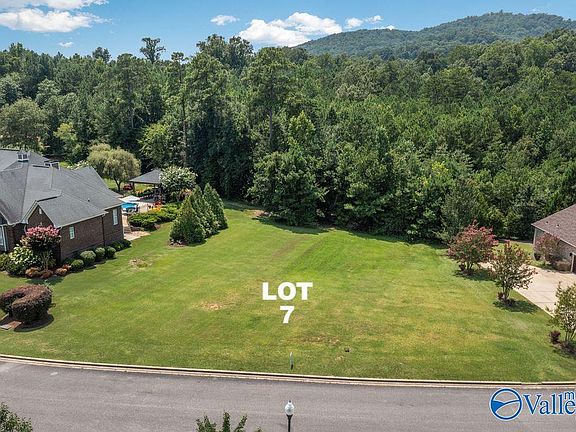 2nd image of 7 Bridle Ridge Rd