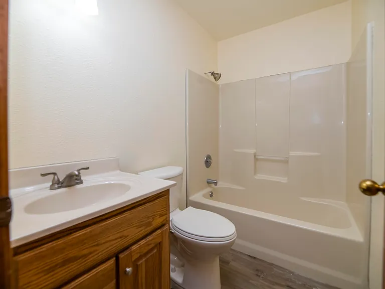 7900 E Saint Charles Rd — Photo 13