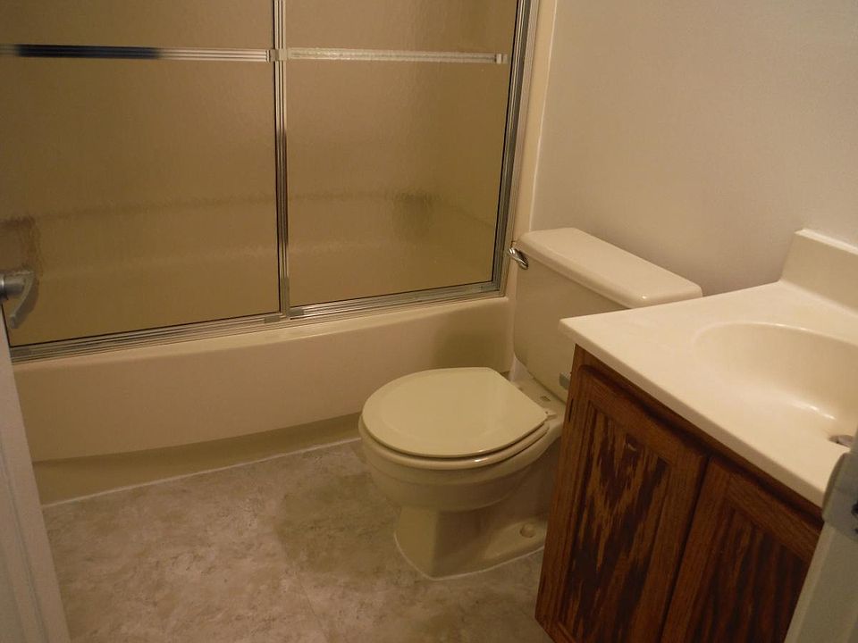 2nd image of 26 Whitemarsh Ct