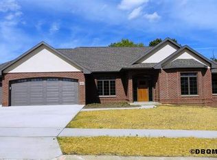 3408 Arrowwood Ln, Dubuque, IA 52001