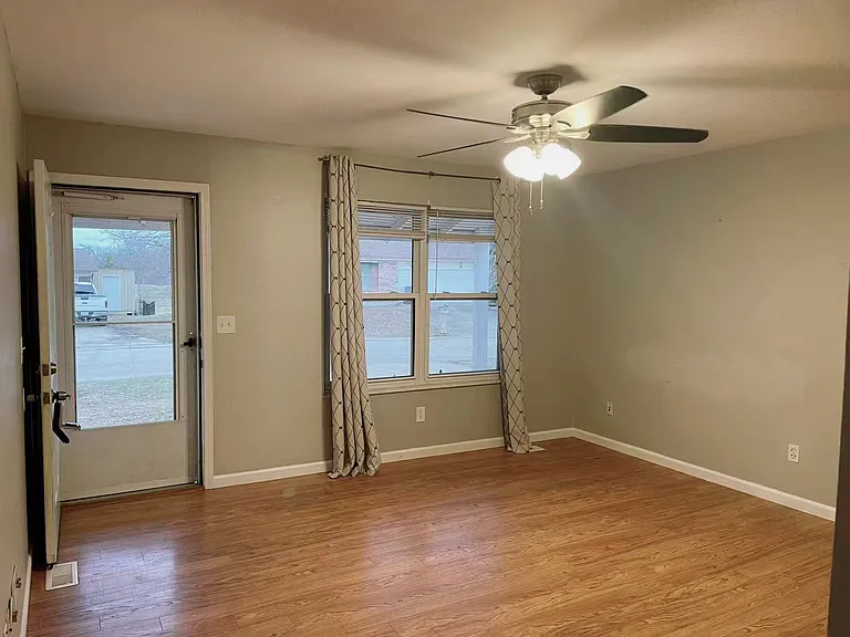33 Sunny View Dr — Photo 3