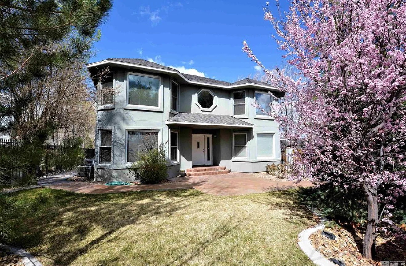 5 bed, 4.5 bath, 4821 sqft, $8,400 — Photo 1