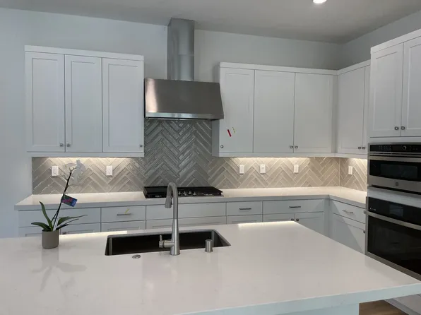 27023 Declaration Rd, Valencia, CA 91381