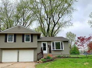 414 Pacific Dr, Belton, MO 64012