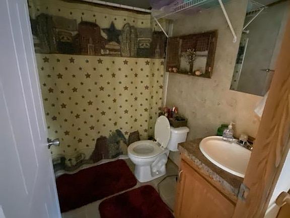 5th image of 21620 Leiter St