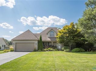 38 Florentine Dr, Holland, OH 43528