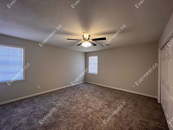 4th image of 376 Clarington Dr