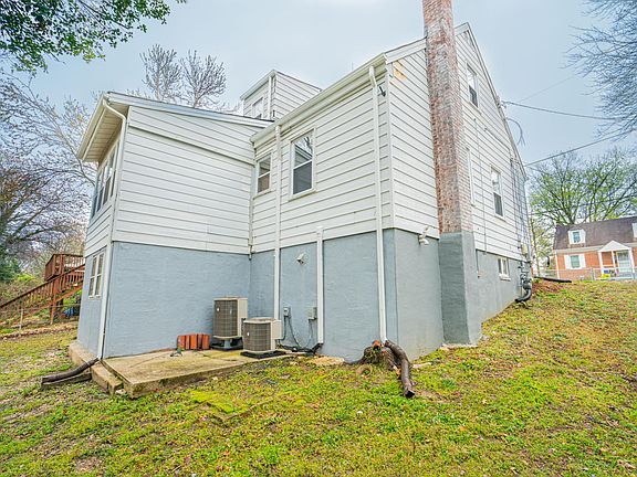 3rd image of 6608 Elmhurst St