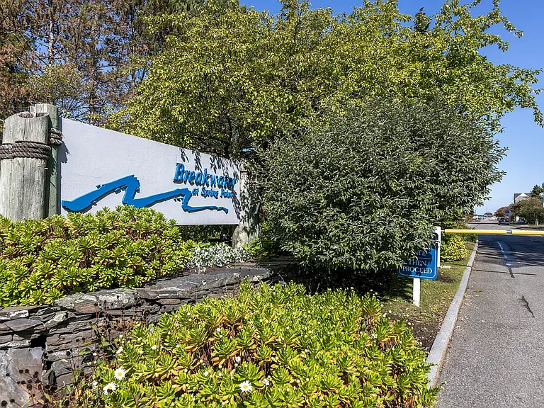 Entrance with gate