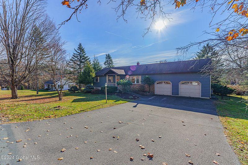 3rd image of 46 Climer Circle