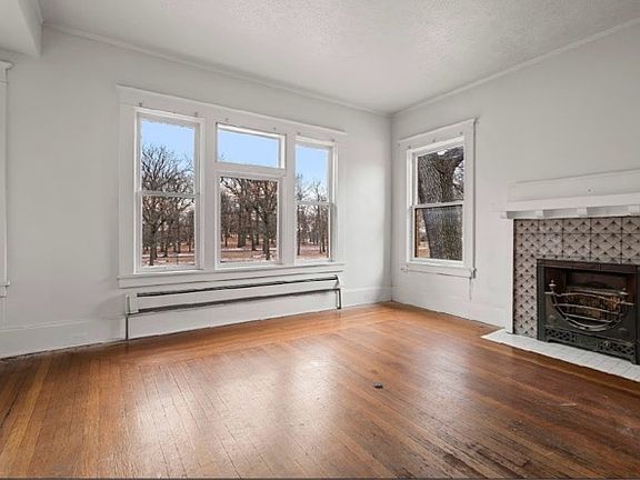 5th image of 252 Broadway Ave APT 2