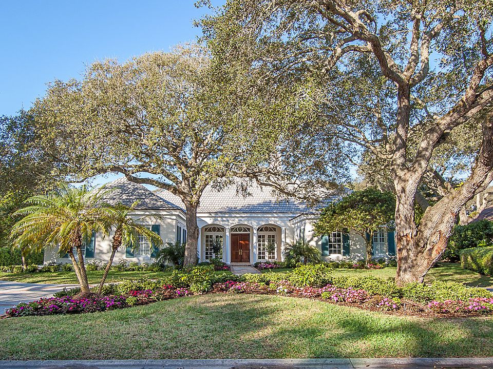 1st image of 581 Sea Oak Dr