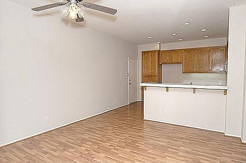 4th image of 275 Seaview St