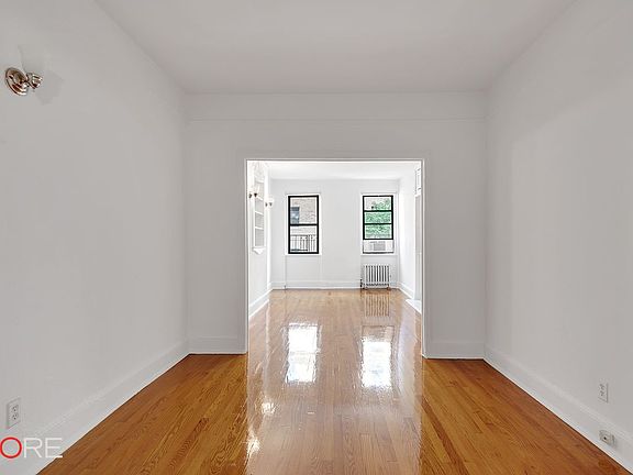 4th image of 326 E 70th St #416