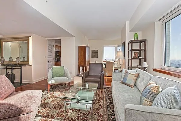 Rented by Platinvm Property Group New York | media 7