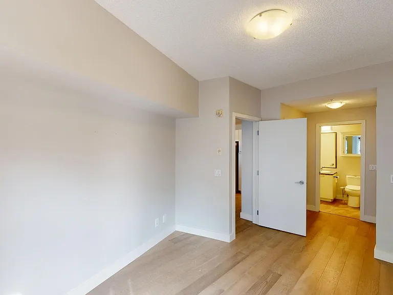 105 24th Ave SW — Photo 7