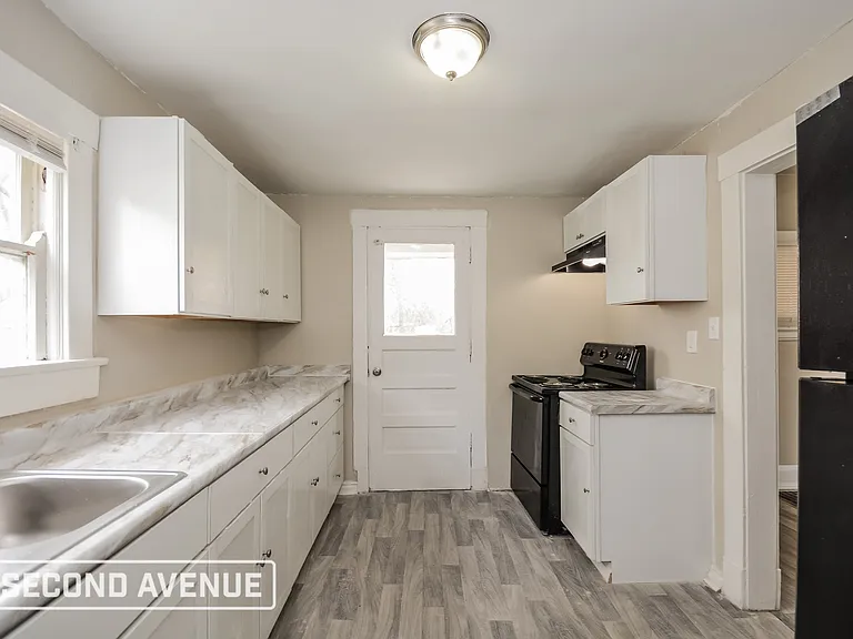 4692 Winton Rd — Photo 4