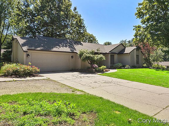 2nd image of 1150 Gros Ventre Dr SE