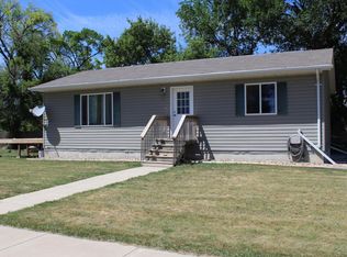 1 W 2nd Ave, Groton, SD 57445