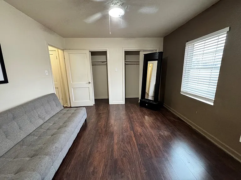 507 W Estes Ave #1 — Photo 12