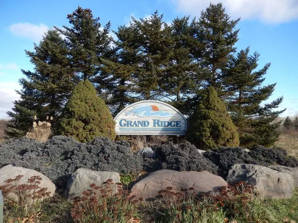 7417 Cedar Ridge Dr, Portland, MI 48875