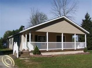 1791 Hickory Rd, Smiths Creek, MI 48074