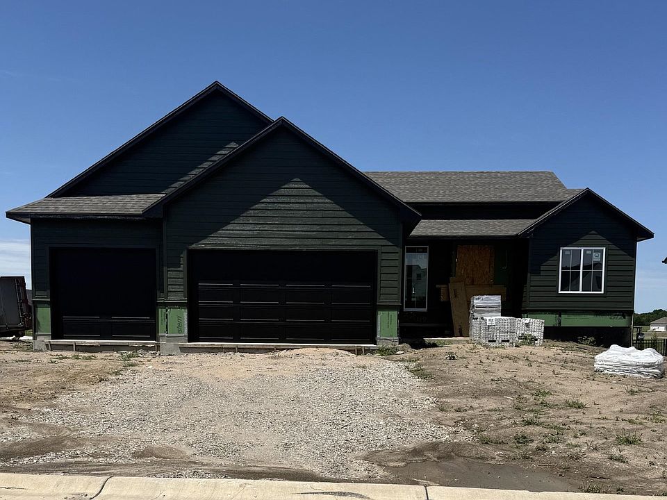 1st image of 3248 N Bedford Ct