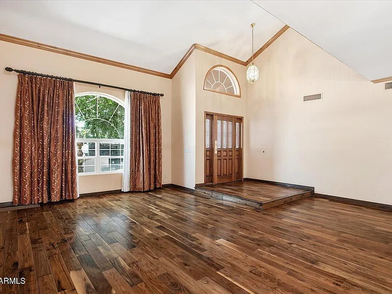 2157 E Alameda Dr — Photo 6