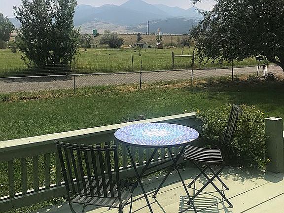 3rd image of 60 Willow Dr