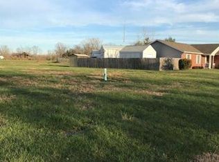 824 Mariana Ct, New Athens, IL 62264
