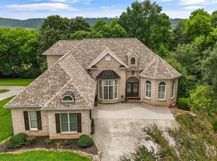 430 Oak Chase Blvd, Lenoir City, TN 37772