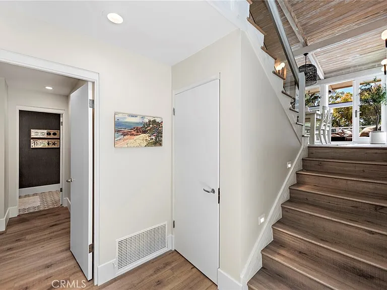 201 Nyes Pl — Photo 21