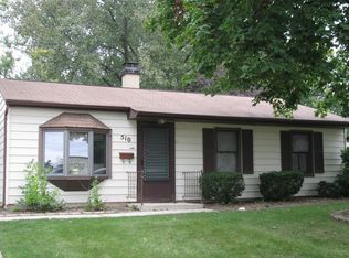 510 Parkside Cir, Streamwood, IL 60107