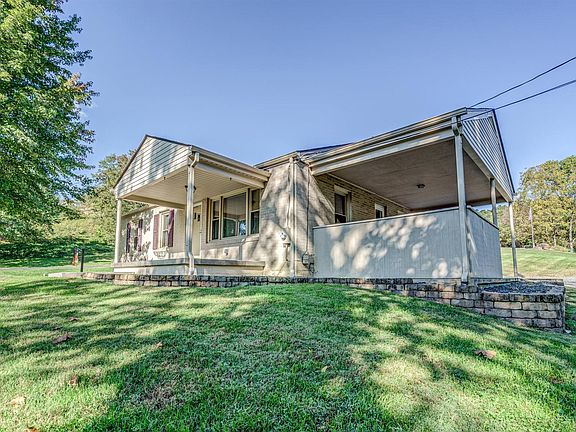 2nd image of 116 Deer Trace Ln