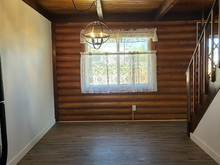 15905 Ellis Ave — Photo 5