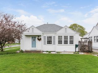 901 Dorothy St NW, Grand Rapids, MI 49504