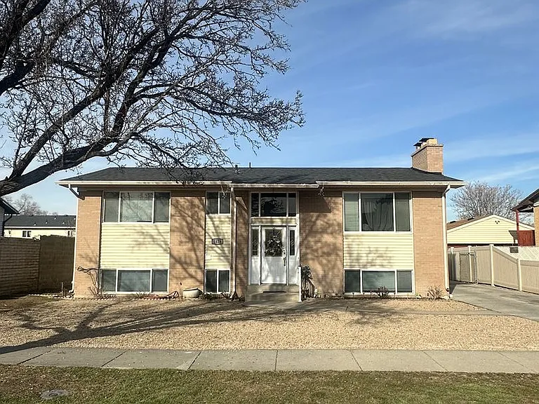 1416 W Harris Ave — Photo 1