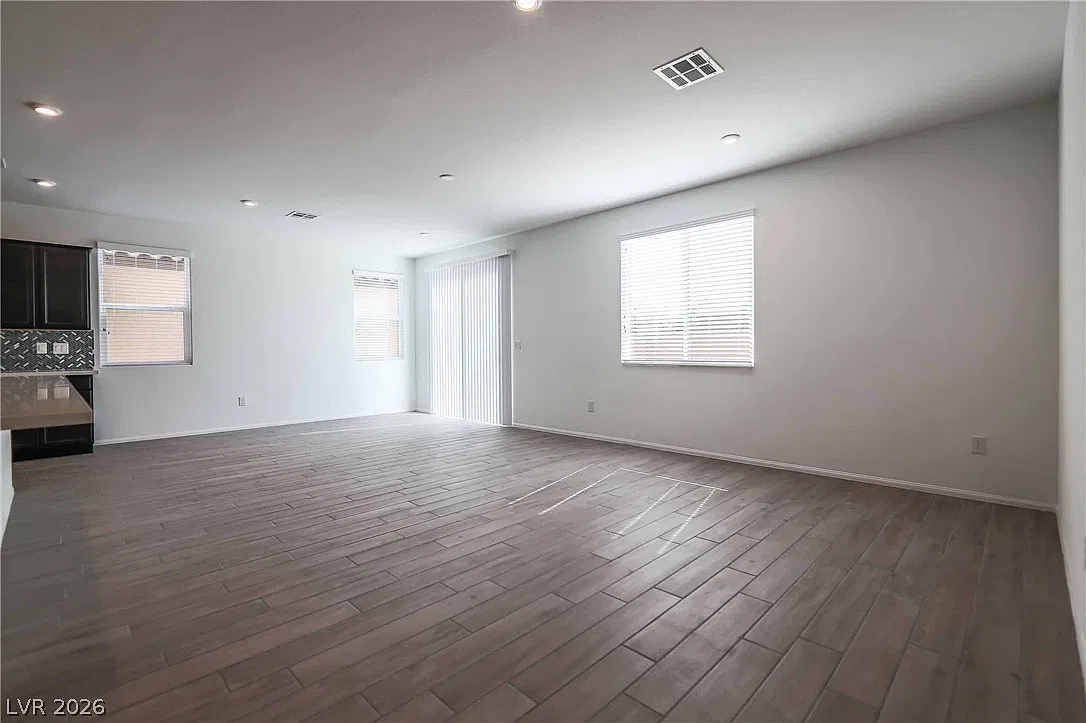 5 bed, 4.0 bath, 3166 sqft, $2,700 — Photo 4