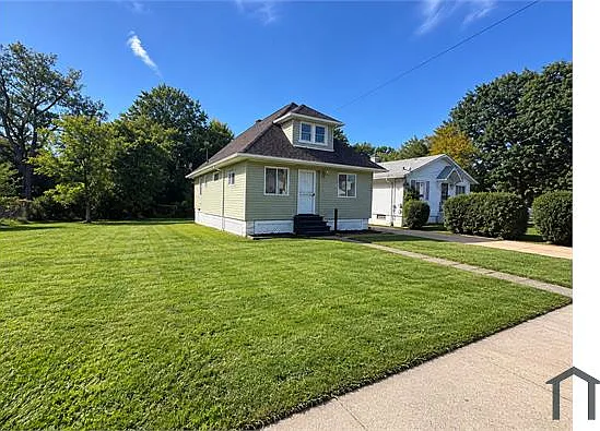 3 bed, 1017 sqft, $1,595 — Photo 3