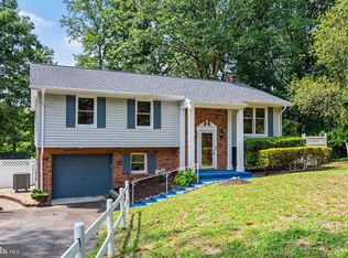 1525 Lakewood Dr, Woodbridge, VA 22192