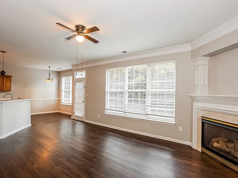 7027 Merrymount Ct — Photo 5